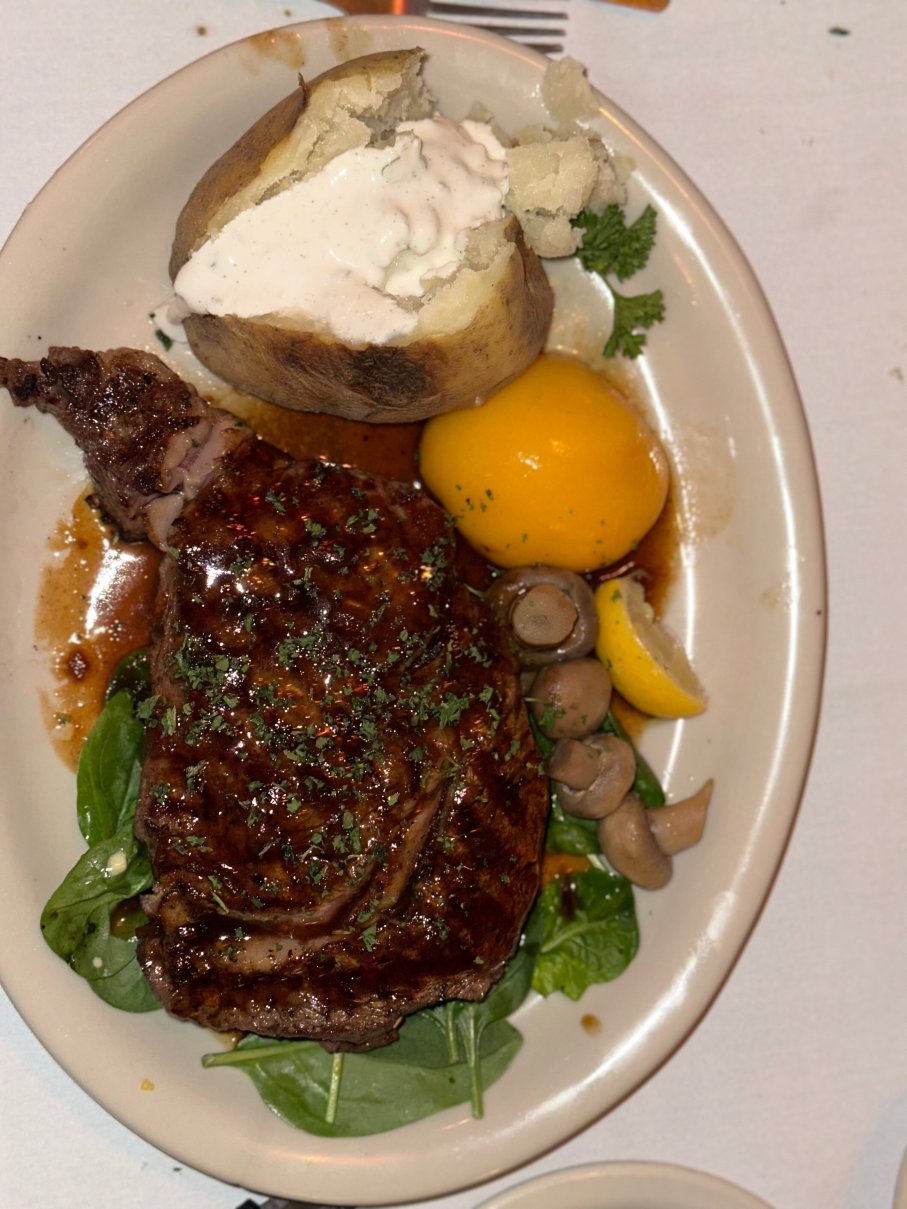 Ernest's Orleans Restaurant & Cocktail Lounge