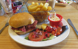 Caffi Wiwer Goch - Red Squirrel Café