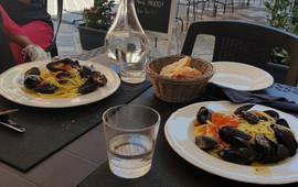 La Dama - Cafe Bistrot