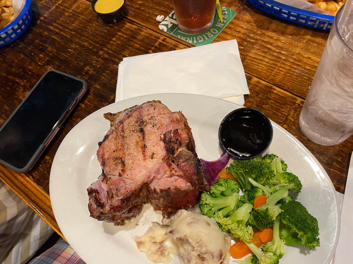 Stripes Pub & Grill