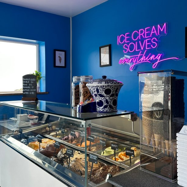 Parlwr Hufen Ia Moelfre Ice Cream Parlour