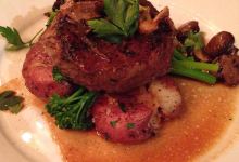 Purple Cafe And Wine Bar美食图片
