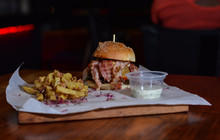 Arena Sports Bar & Grill餐厅图片