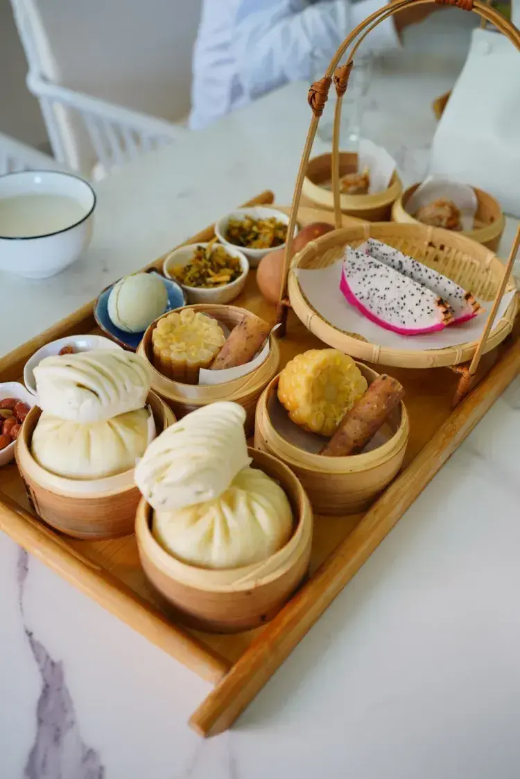 山谷里的餐厅美食图片