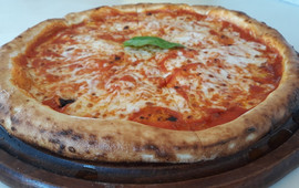 Traditional Restaurant Pizza Malasi