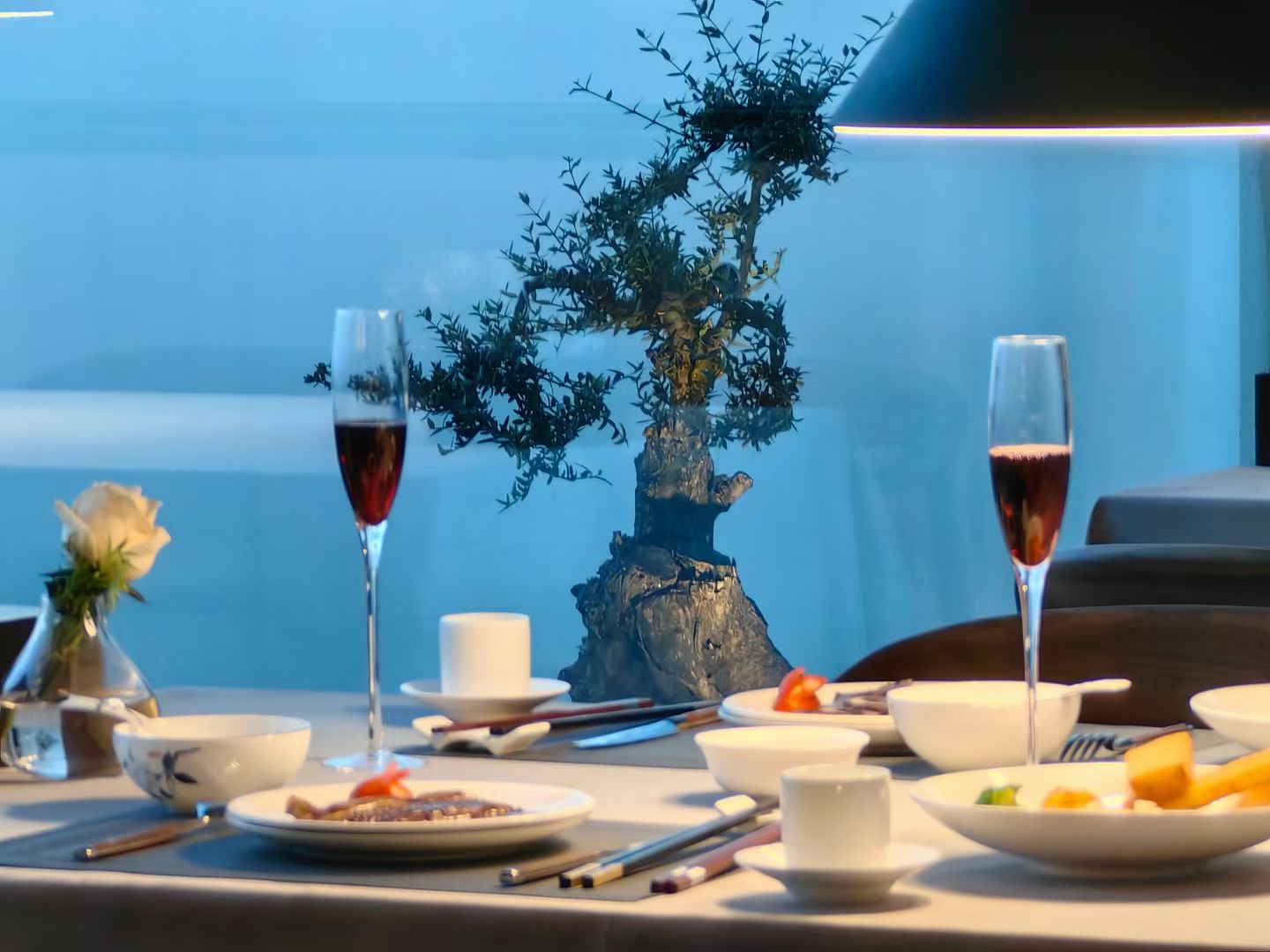 大理十二云彩别墅海景酒店(洱海店)·Cliff · 悬崖海景餐厅餐厅图片