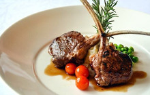 Blue Whale Restaurant餐厅图片