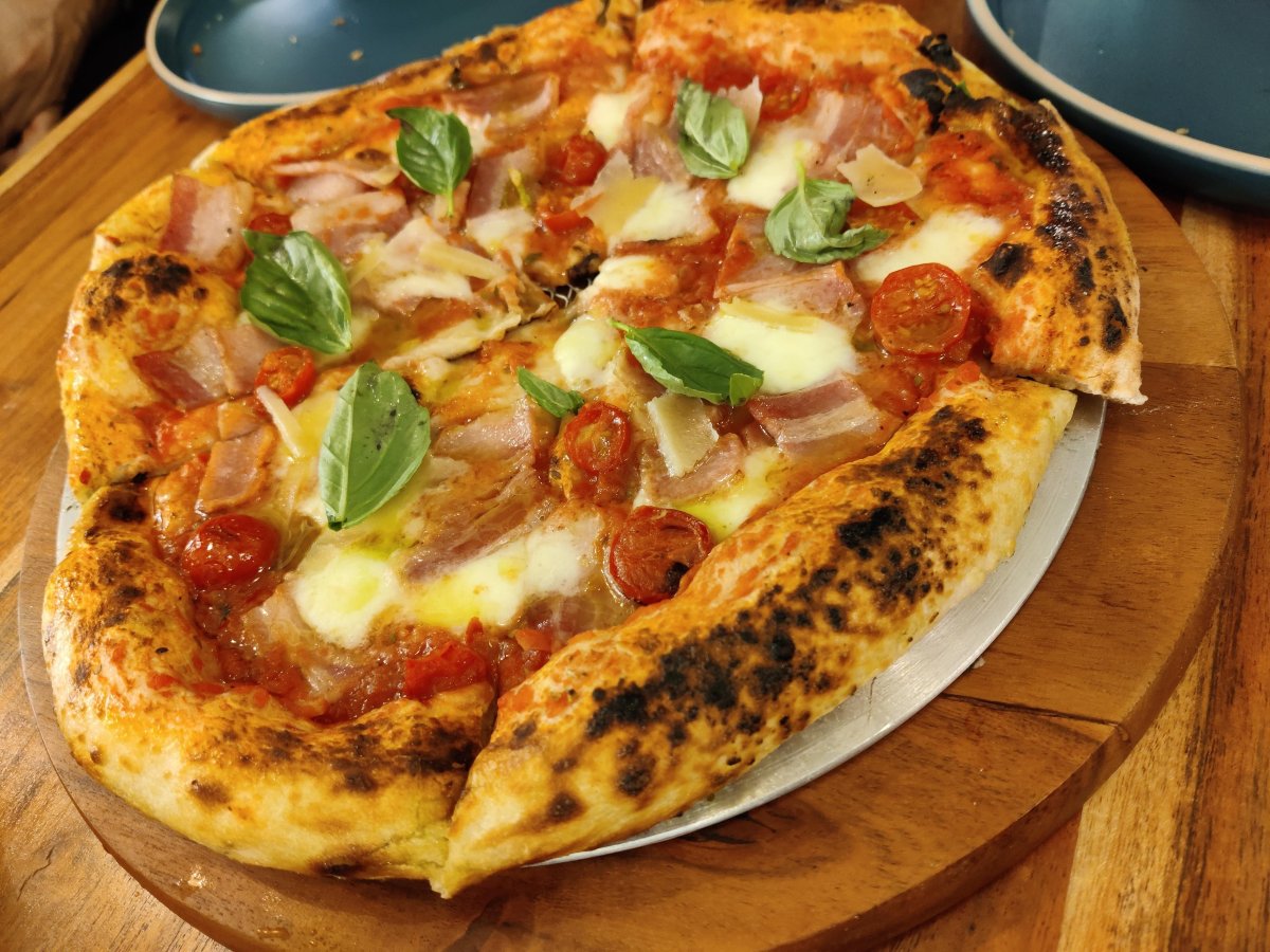 The AMIGOS Experience Pizzeria🍕| Best Restaurant in Kasauli💯 | Speciality coffee☕ & all day dining & café⭐⭐⭐⭐⭐