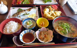 Shokuji Dokoro Serikawa