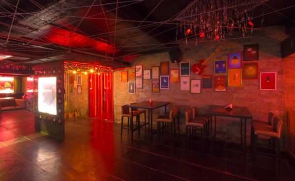 M Lounge
