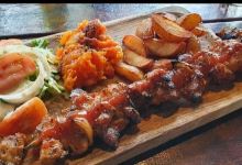Loco Pub & Coachman Grill美食图片