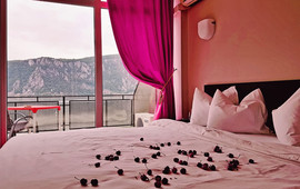 Decebal Resort cazanele Dunarii