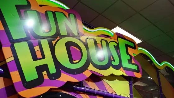 Chuck E Cheese's