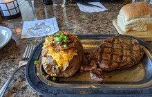 Misty's Steakhouse & Brewery餐厅图片