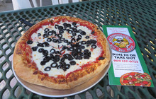 Lake Arrowhead Village Pizza and Arcade餐厅图片