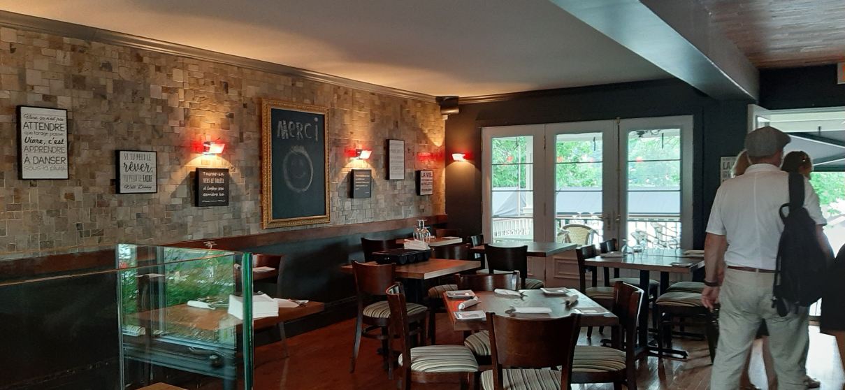 Restaurant bleu moutarde