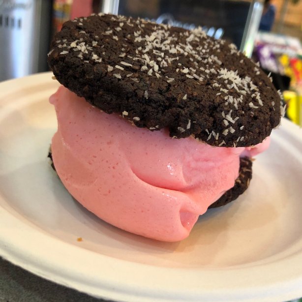 Hula Cookies & Ice Cream