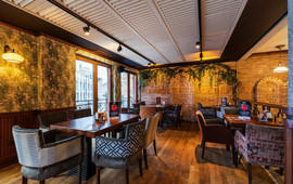 Happy Bar & Grill