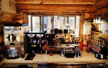 Log Cabin Coffee Drive-Thru餐厅图片