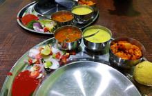 Hotel New Rajhans Restaurant餐厅图片
