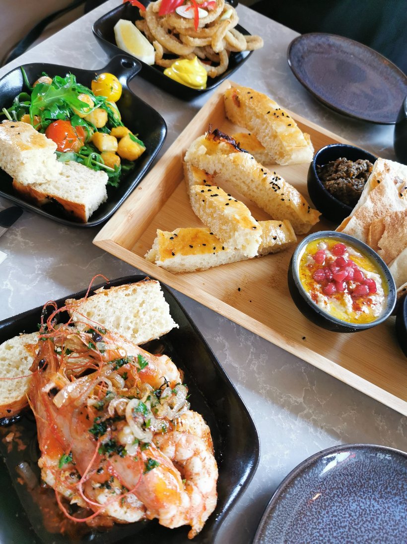 Beach House Bar & Bistro