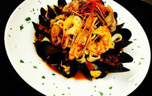 Two Spear Street New American Restaurant and Bar餐厅图片