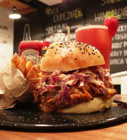 Amado 27 Bar & Cocina