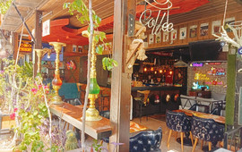 Dali Cafe & Bar