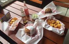 Frank's Burger-Licious BBQ餐厅图片