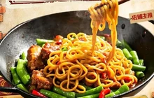 传统铁锅焖面餐厅图片