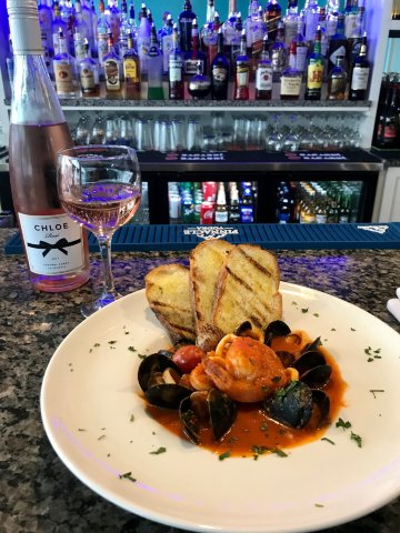 Nino's Restaurant & Bar