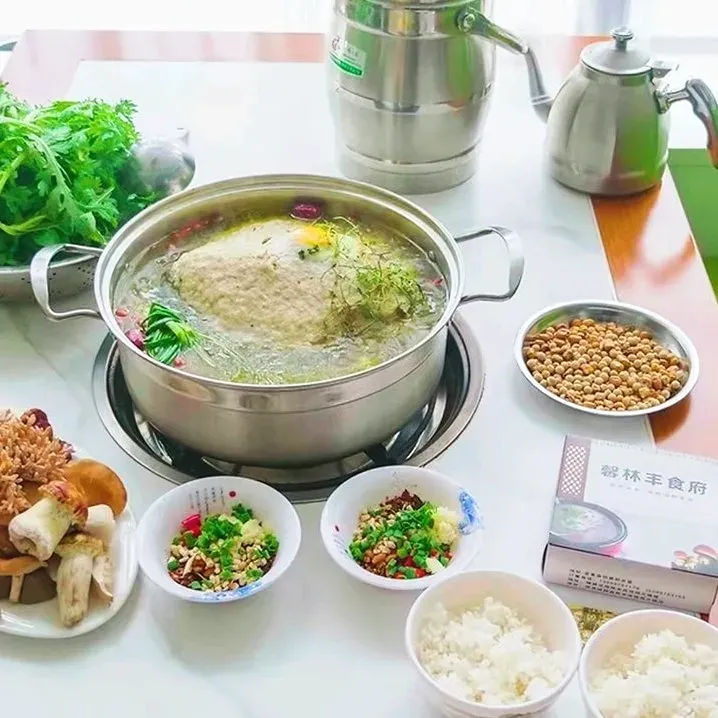 林丰野生菌肉饼鸡火锅店美食图片