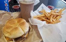 Big D's Burger Shack餐厅图片