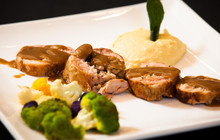 Venue Restaurant & Lounge餐厅图片
