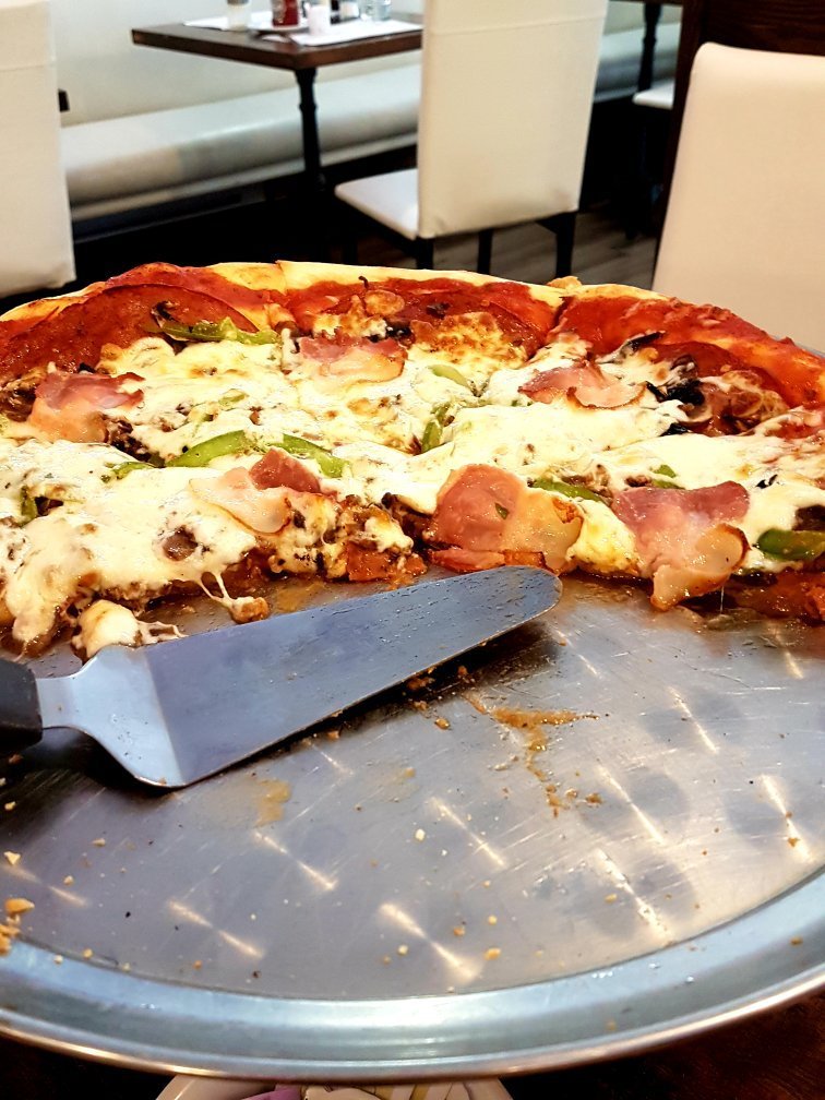 Luna Pizza 1990 Ltd