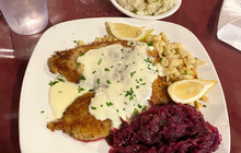 Old Bavaria Inn and Restaurant餐厅图片