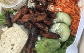 Ellie's Mutt Hut & Vegetarian