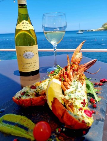 Otters Bistro & Lounge