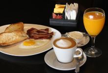 Revoque Cafe美食图片