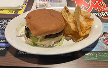Mike's Sports Grille餐厅图片