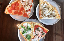 Manhattan NY - Restaurant & Pizza餐厅图片