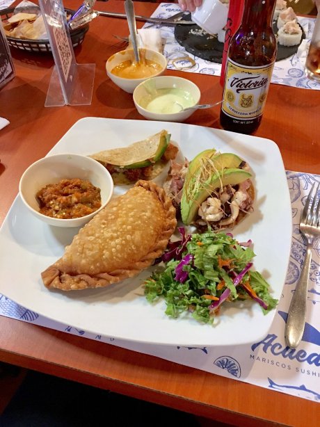 El Acueducto Mariscos Sushi Bar
