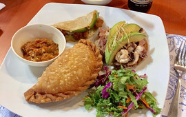 El Acueducto Mariscos Sushi Bar