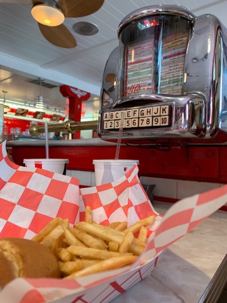 Cakes-n-Creams 50's Diner