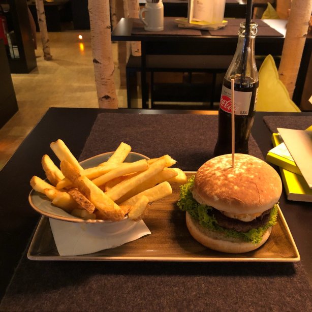 HANS IM GLUECK Burgergrill & Bar