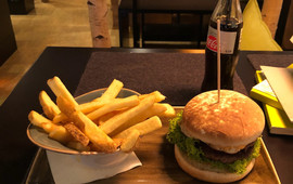 HANS IM GLUECK Burgergrill & Bar