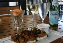 Vic's On the River美食图片