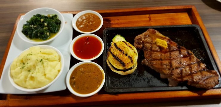 Street Grill & Friends