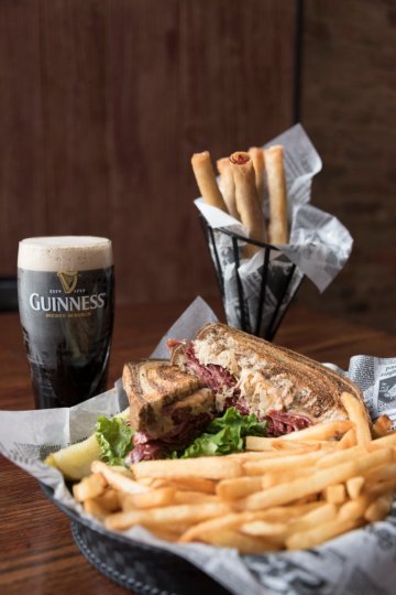 Flanagan's Irish Pub