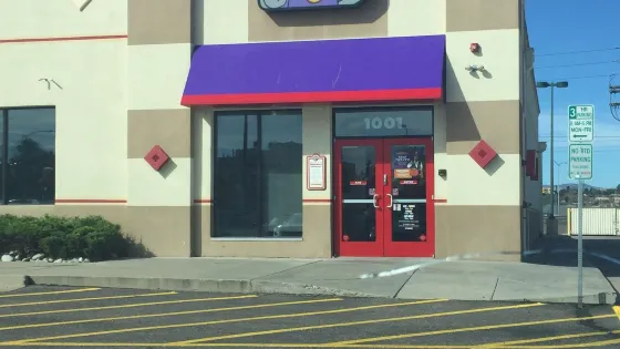 Chuck E. Cheese